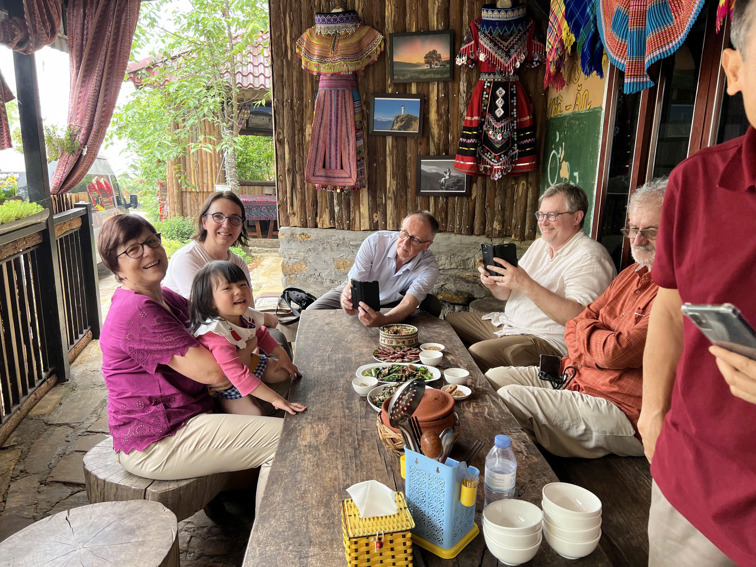 Y Tý 2